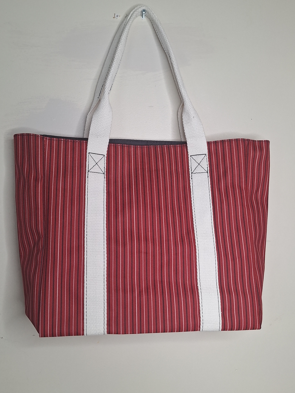 Elizabeth Arden Red Pinstripe Canvas Tote with White Webbing Handles Good Cond